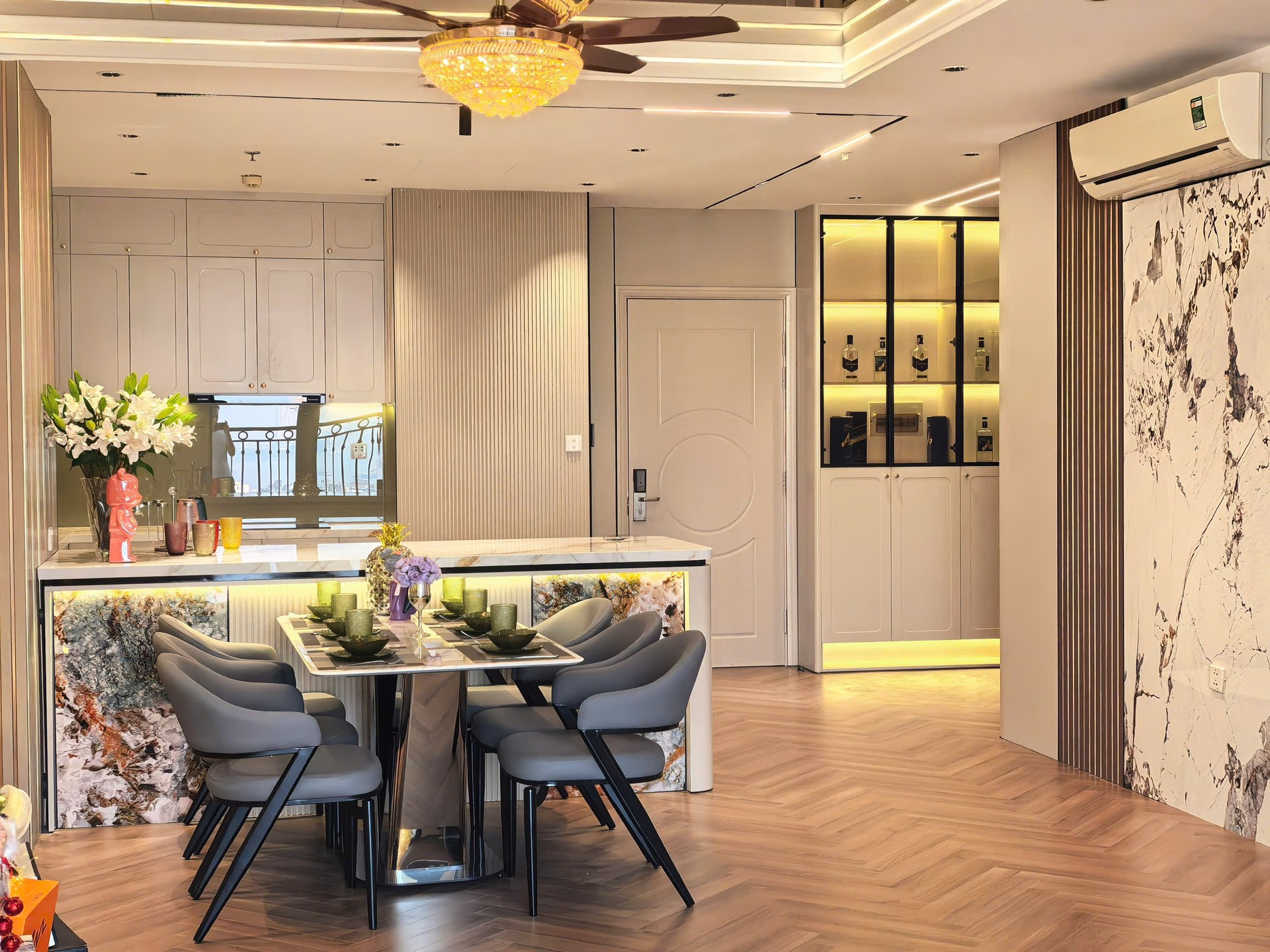 Bán nhà KĐT Tamecity Minh Khai - diện tích 110m2 1 tầng - Lô góc, view sông Hồng - giá 16,8 tỷ