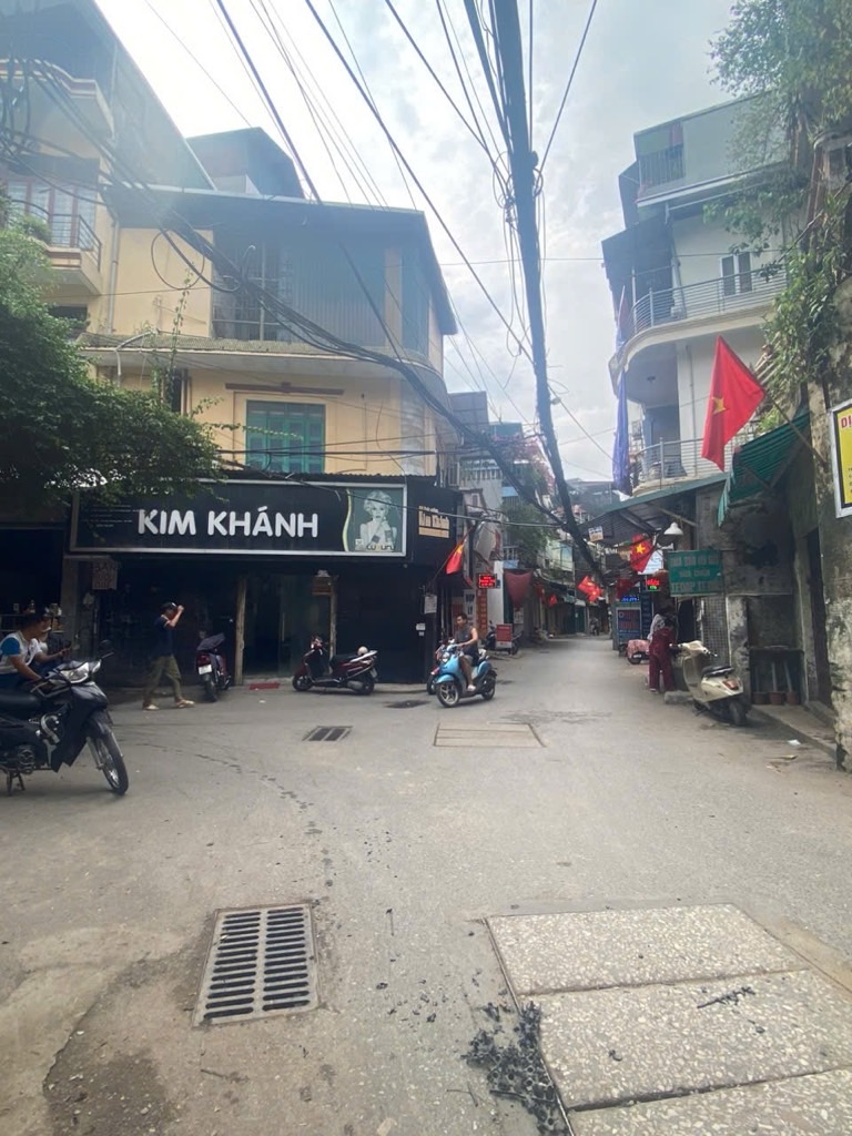 Bán nhà Hoàng Mai - diện tích 39m2 3 tầng - Mặt phố kinh doanh sầm uất - giá 8,8 tỷ