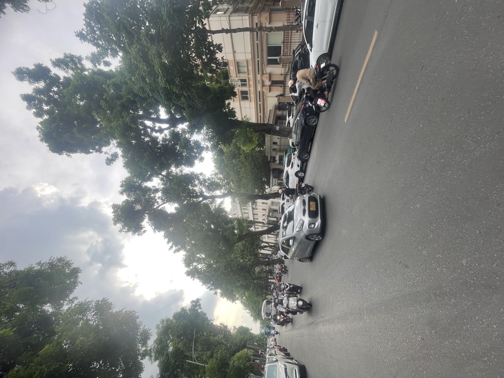 Bán nhà Hai Bà Trưng - diện tích 80m2 2 tầng - Mặt phố kinh doanh mọi dịch vụ - giá 31,5 tỷ