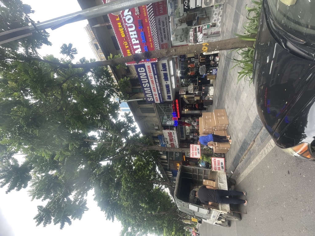 Bán nhà Hai Bà Trưng - diện tích 80m2 2 tầng - Mặt phố kinh doanh mọi dịch vụ - giá 31,5 tỷ