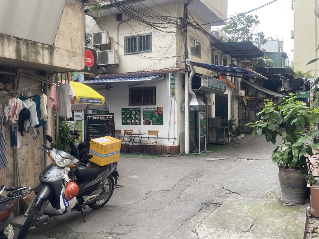 Bán nhà Hai Bà Trưng - diện tích 80m2 2 tầng - Mặt phố kinh doanh mọi dịch vụ - giá 31,5 tỷ