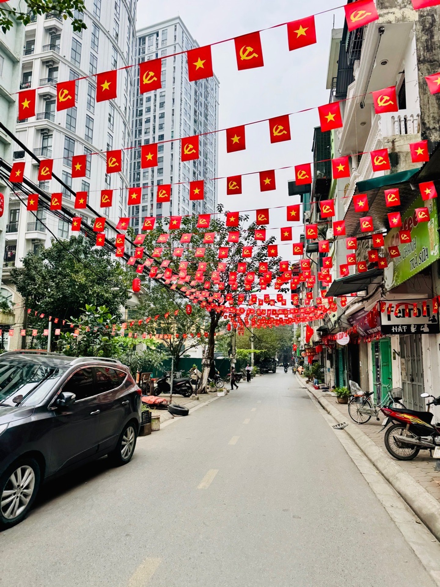 Bán nhà Dương Văn Bé - diện tích 40m2 5 tầng - Ngõ thông, gần ô tô - giá 9,5 tỷ