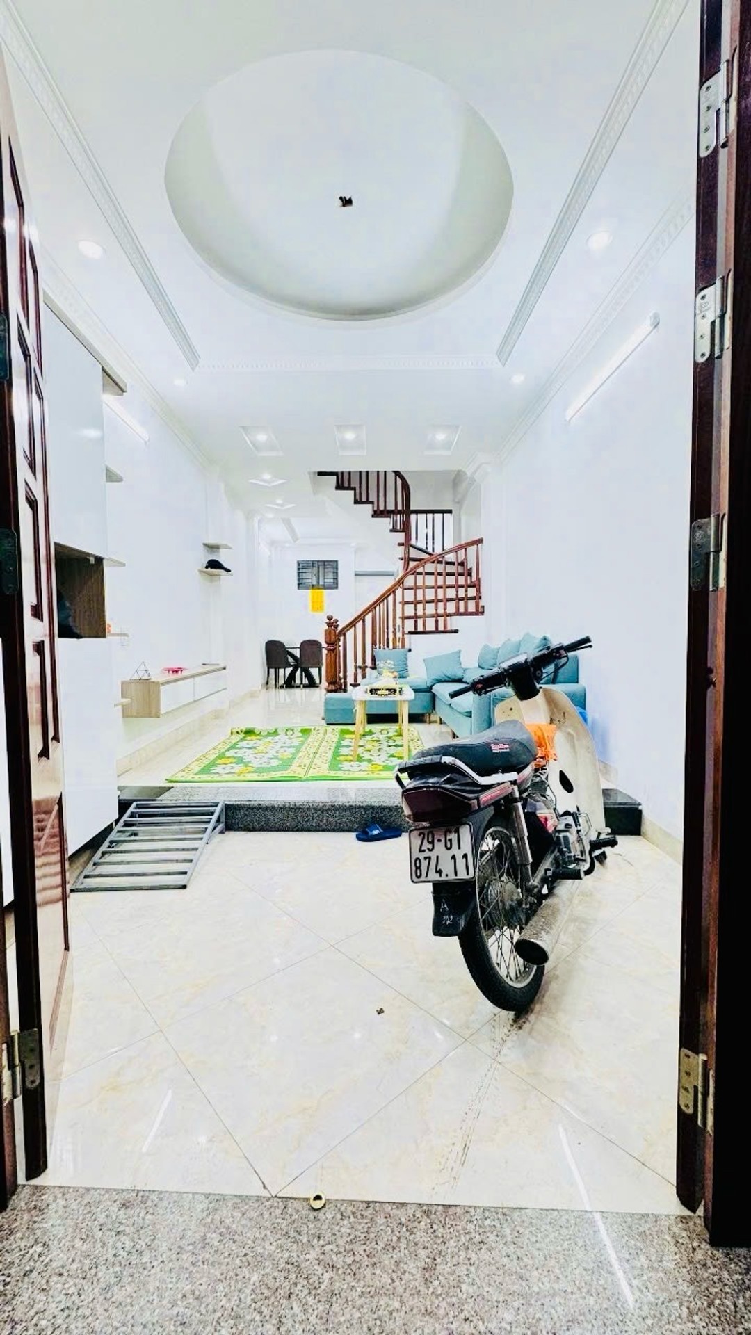 Bán nhà Dương Văn Bé - diện tích 40m2 5 tầng - Ngõ thông, gần ô tô - giá 9,5 tỷ
