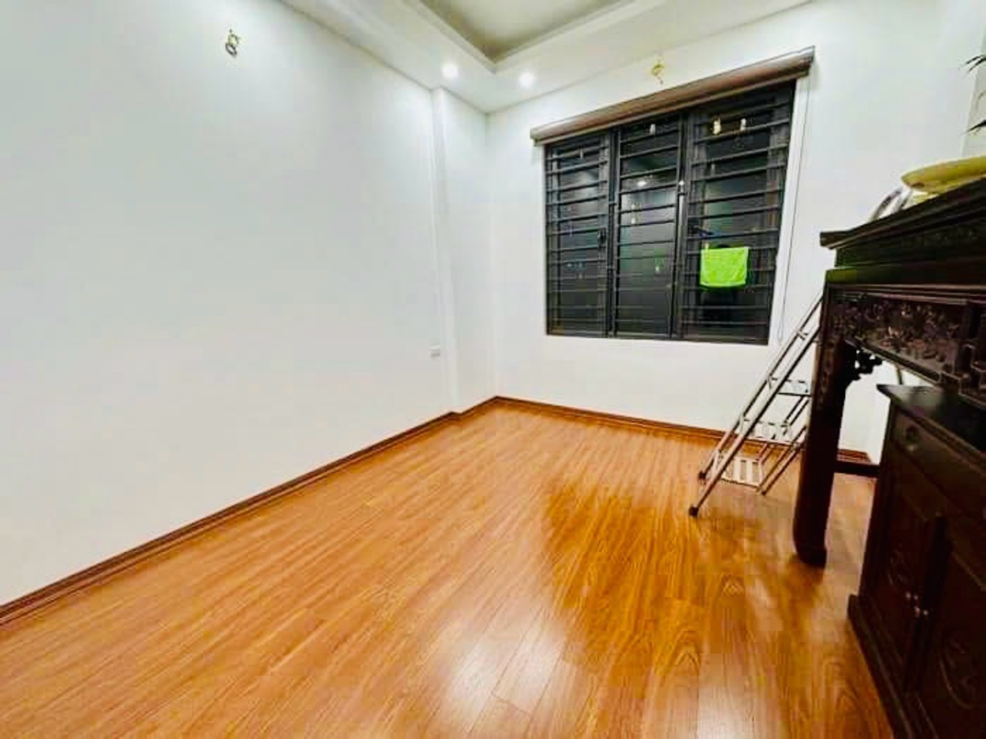 Bán nhà Dương Văn Bé - diện tích 40m2 5 tầng - Ngõ thông, gần ô tô - giá 9,5 tỷ