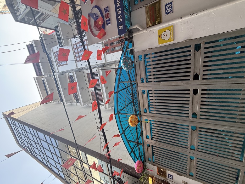 Bán nhà Trung Kính - diện tích 104.5m2 5 tầng - ô tô tránh - giá 33,9 tỷ