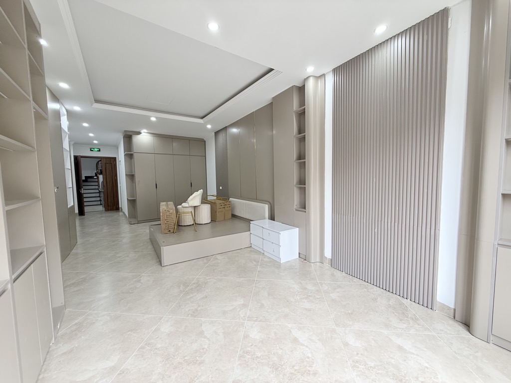 Bán nhà Kim Đồng - diện tích 69.2m2 6 tầng - Ô TÔ ĐỖ TRÁNH - giá 26,8 tỷ