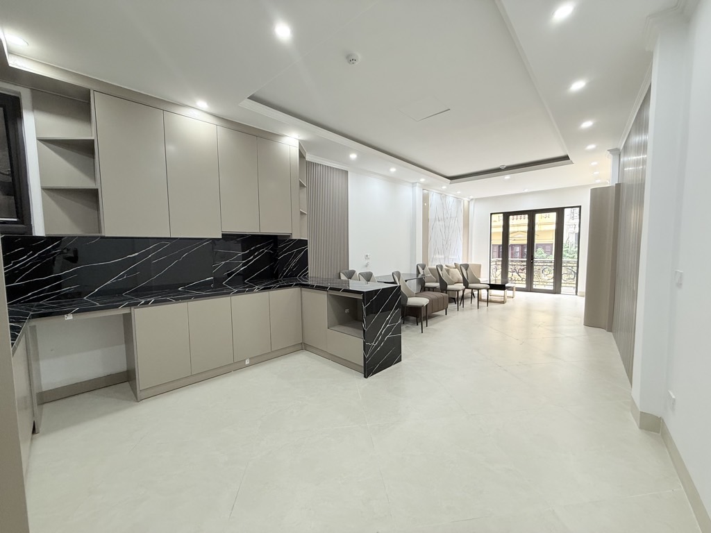 Bán nhà Kim Đồng - diện tích 69.2m2 6 tầng - Ô TÔ ĐỖ TRÁNH - giá 26,8 tỷ