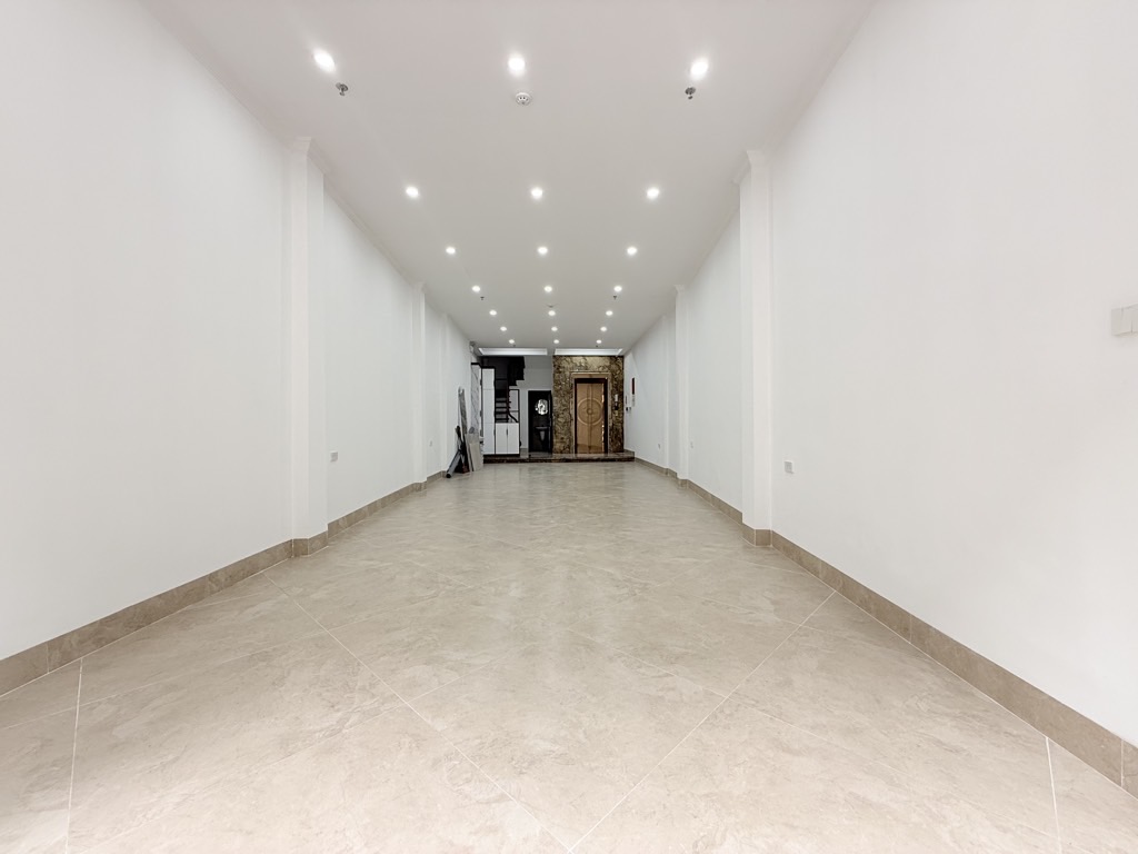 Bán nhà Kim Đồng - diện tích 69.2m2 6 tầng - Ô TÔ ĐỖ TRÁNH - giá 26,8 tỷ