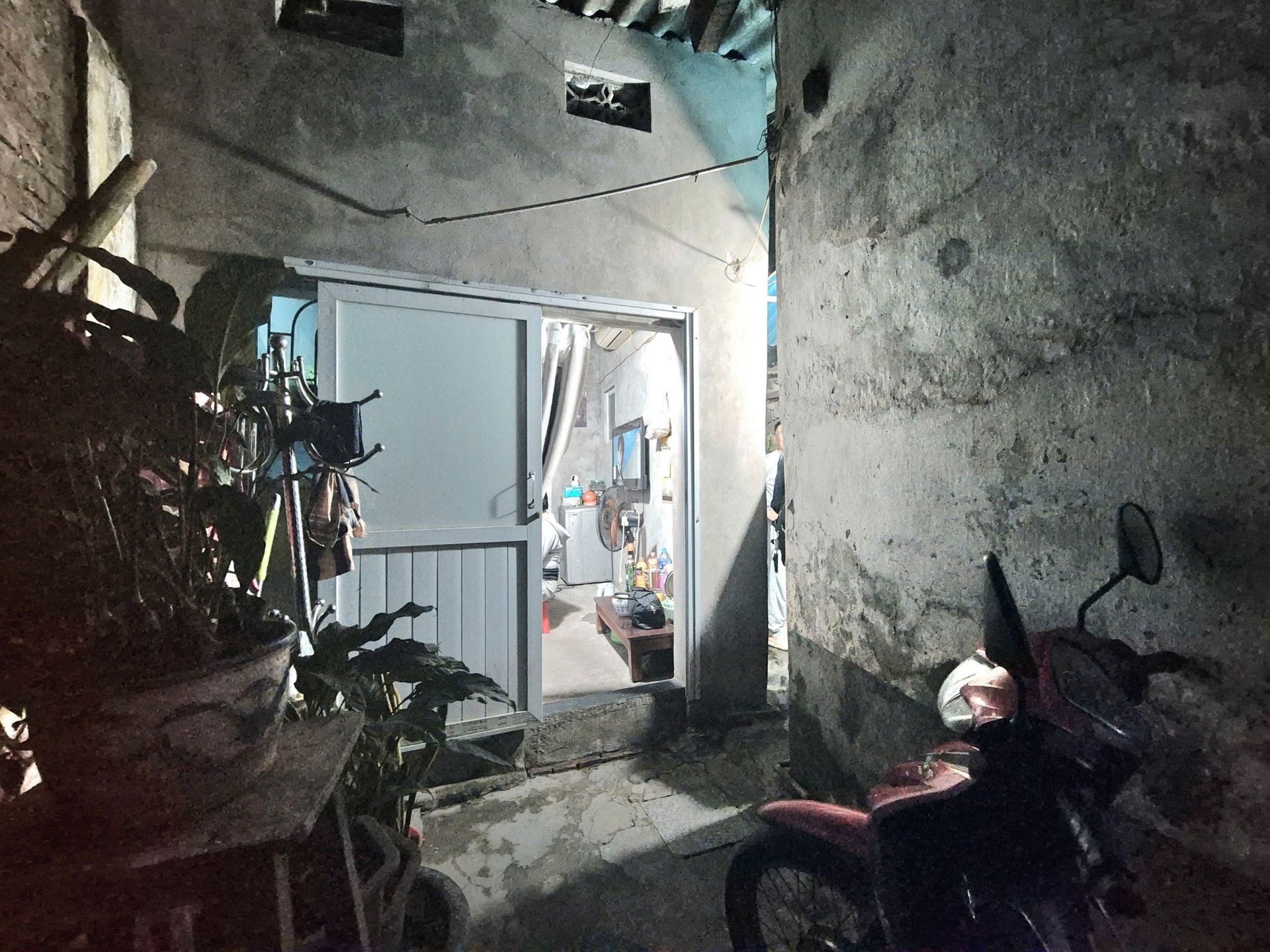 Bán nhà Minh Khai - diện tích 60m2 3 tầng - Đất 5.2 - giá 12,8 tỷ
