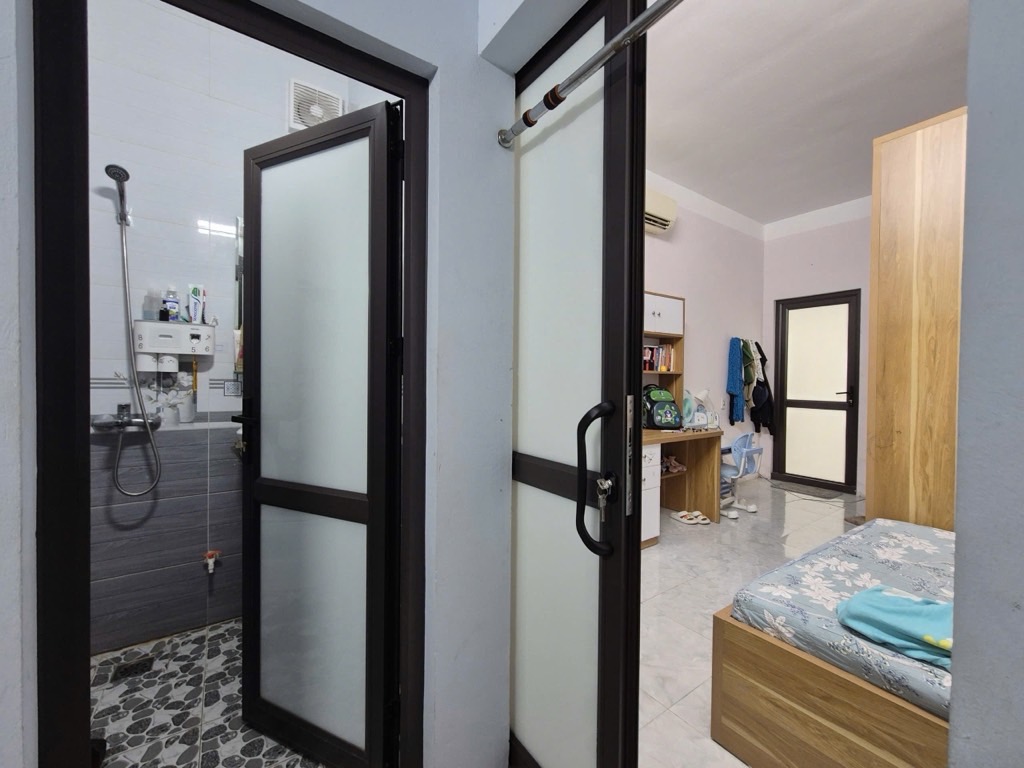 Bán nhà Định Công Thượng - diện tích 30m2 3 tầng - ô tô đỗ cửa - giá 3 tỷ