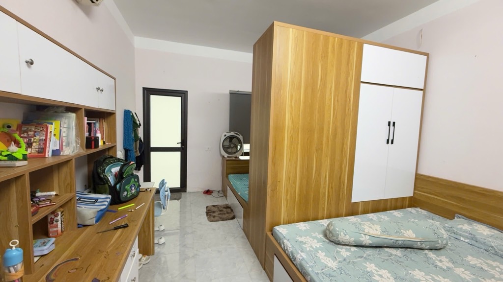 Bán nhà Định Công Thượng - diện tích 30m2 3 tầng - ô tô đỗ cửa - giá 3 tỷ