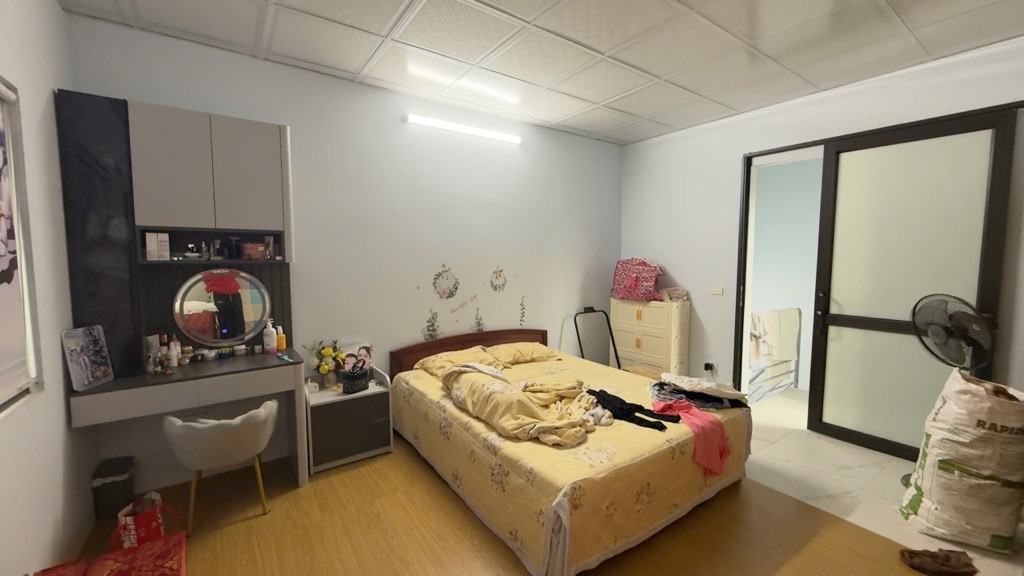 Bán nhà Định Công Thượng - diện tích 30m2 3 tầng - ô tô đỗ cửa - giá 3 tỷ