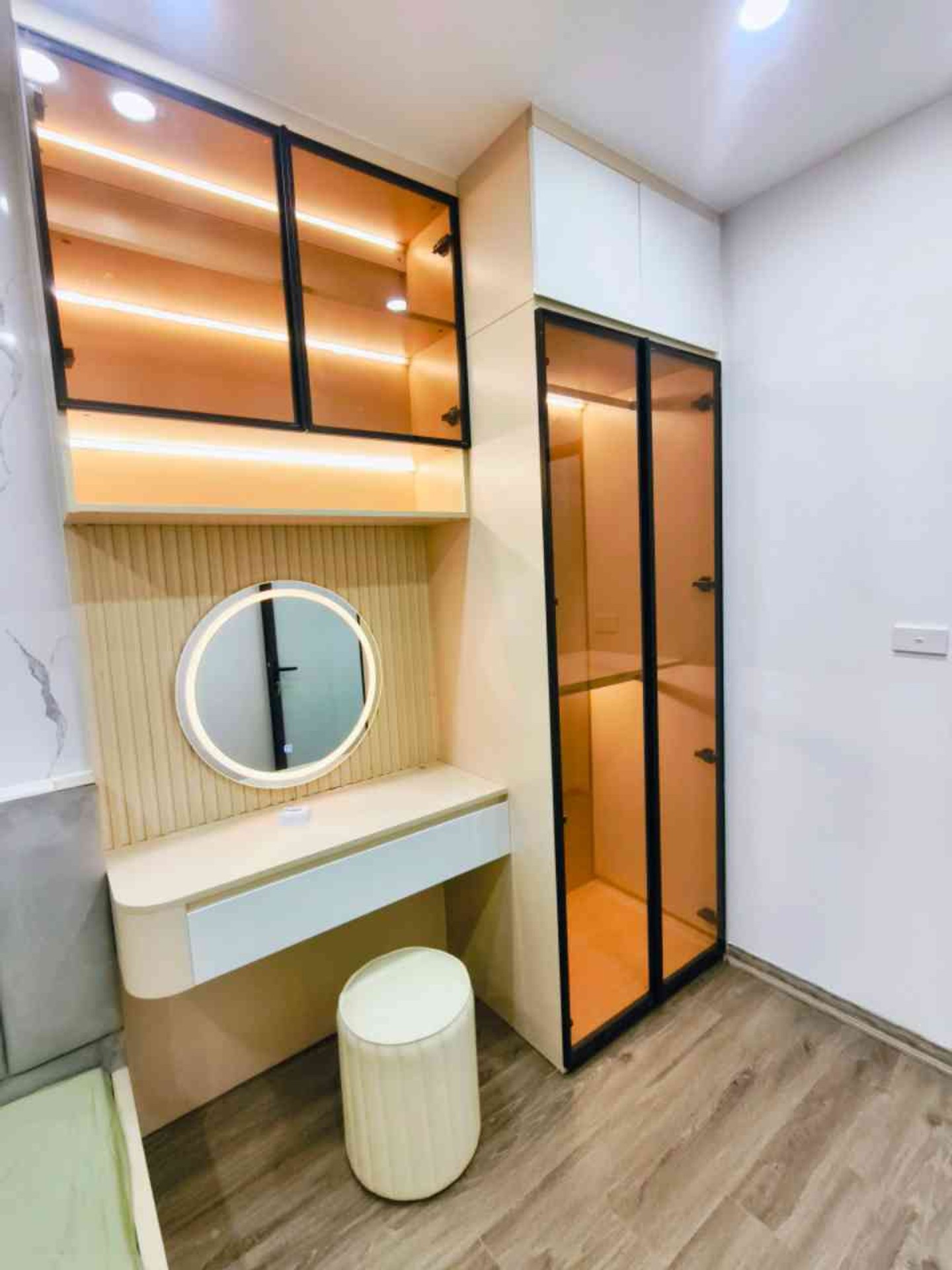 Bán nhà Bạch Mai - diện tích 16m2 5 tầng - Nhà đẹp, gần phố thoáng sáng - giá 4,4 tỷ
