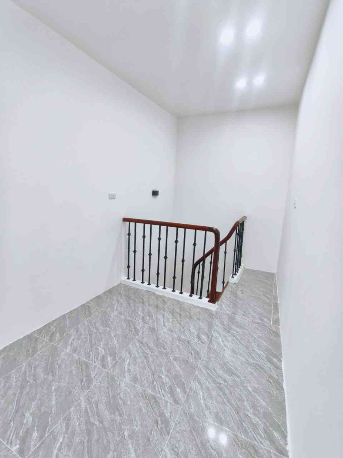 Bán nhà Bạch Mai - diện tích 16m2 5 tầng - Nhà đẹp, gần phố thoáng sáng - giá 4,4 tỷ