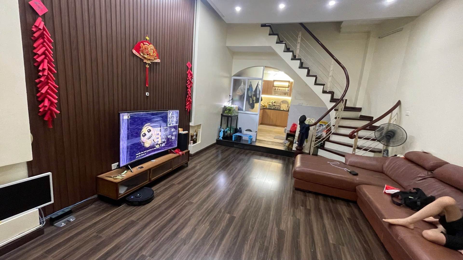 Bán nhà Phố Huế - diện tích 25m2 3 tầng - mặt phố - giá 11 tỷ