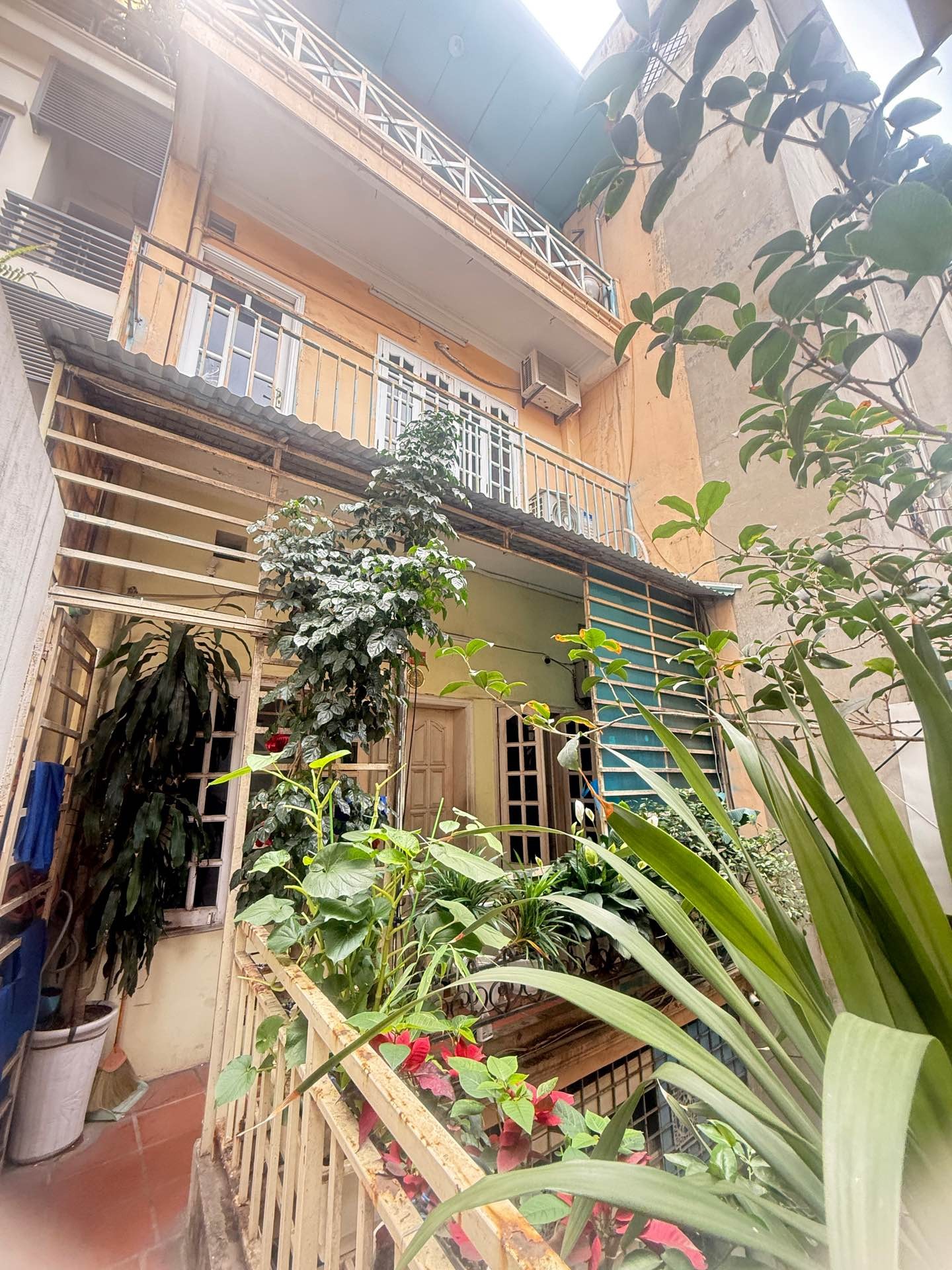 Bán nhà Phố Huế - diện tích 25m2 3 tầng - mặt phố - giá 11 tỷ