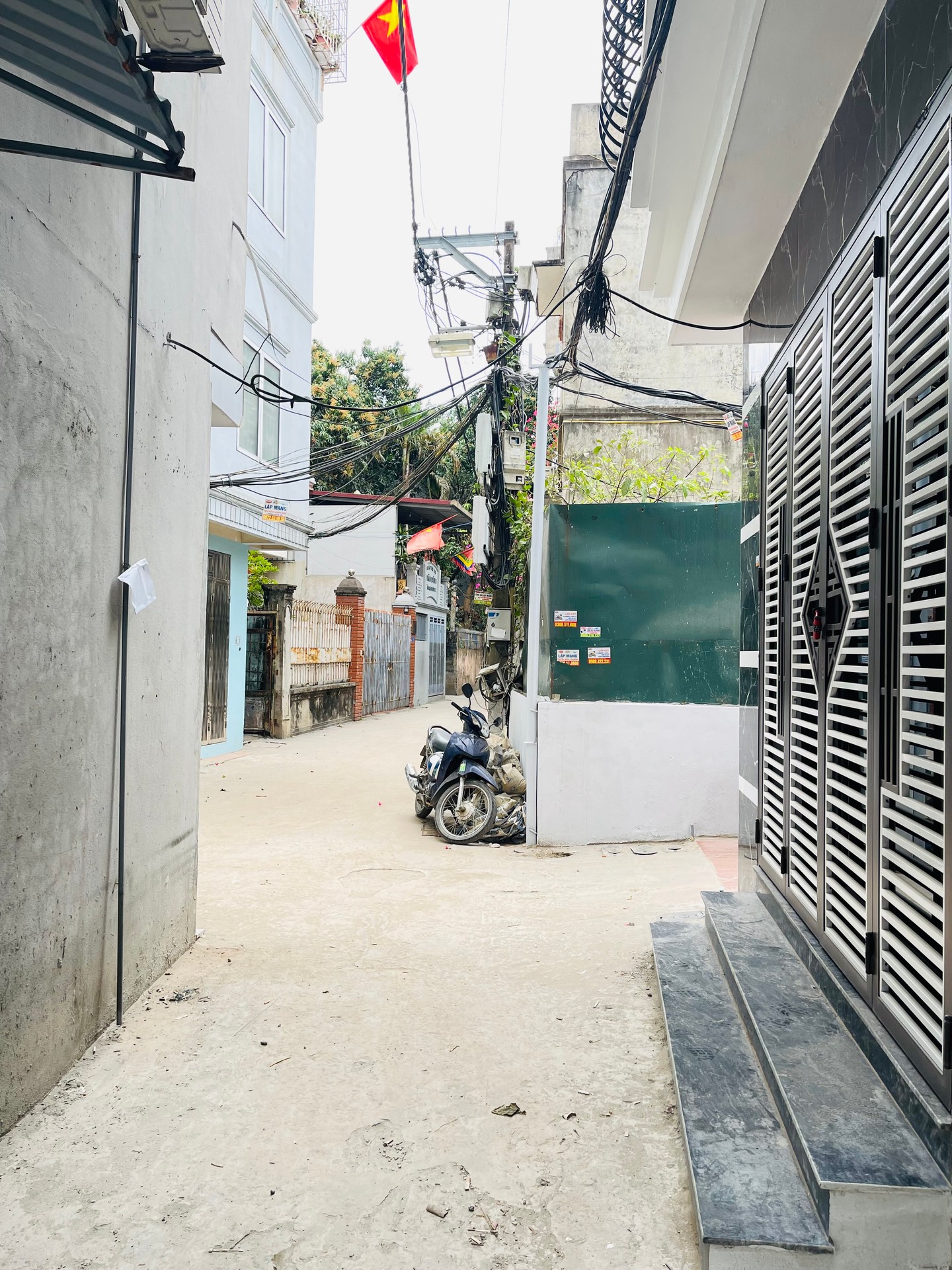 Bán nhà Hoàng Mai - diện tích 35m2 5 tầng - Lô góc, ô tô đỗ cửa - giá 7,9 tỷ