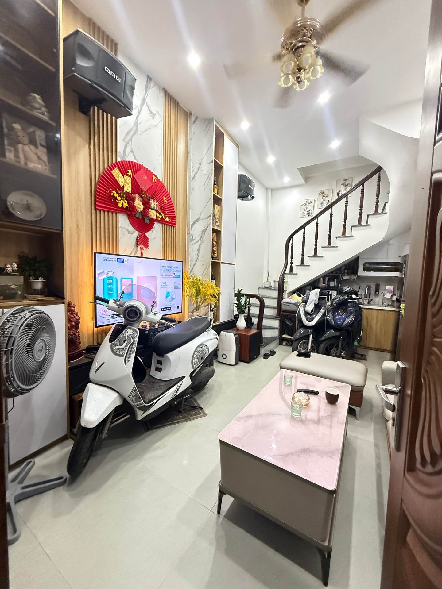 Bán nhà Tâm Hồng Mai - diện tích 22m2 5 tầng - Ngõ thông ba bước ra phố - giá 4,3 tỷ
