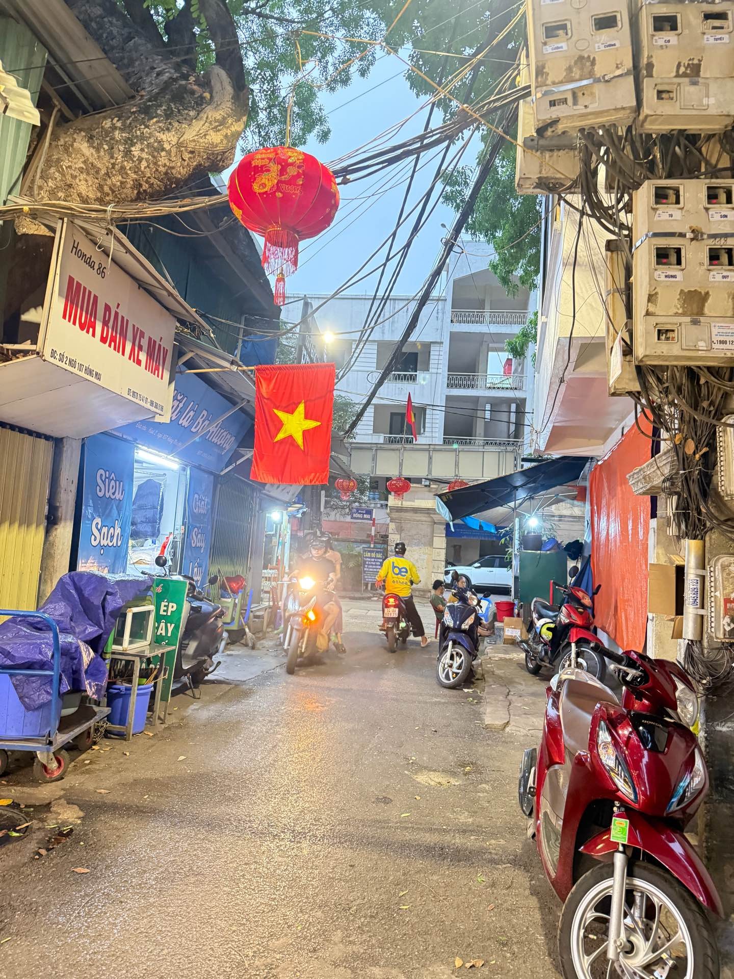 Bán nhà Tâm Hồng Mai - diện tích 22m2 5 tầng - Ngõ thông ba bước ra phố - giá 4,3 tỷ