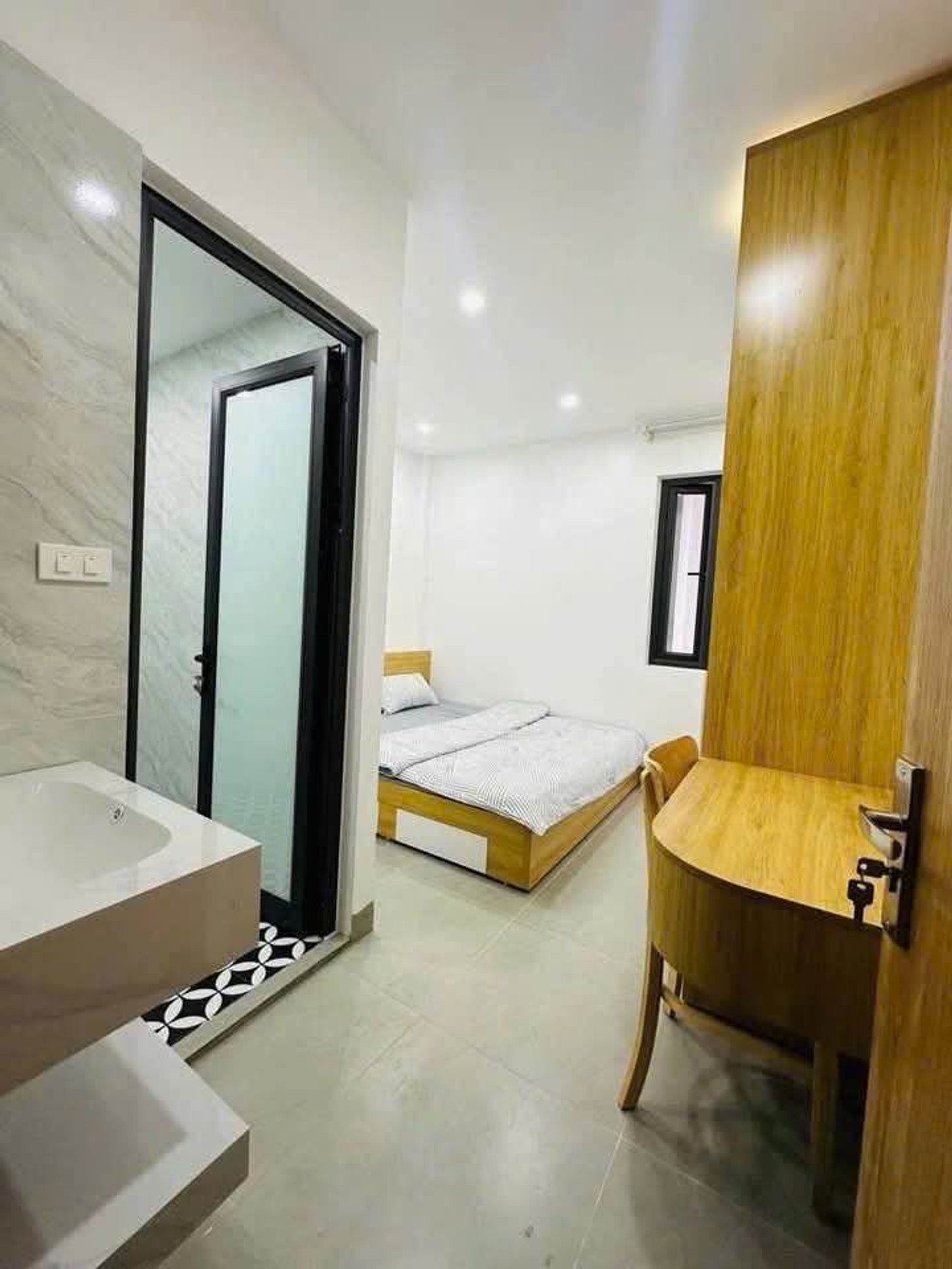 Bán nhà Tâm Hồng Mai - diện tích 22m2 5 tầng - Ngõ thông ba bước ra phố - giá 4,3 tỷ