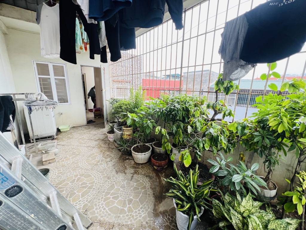 Bán nhà Trương Định - diện tích 51m2 5 tầng - lô góc, gần chợ - giá 14,75 tỷ