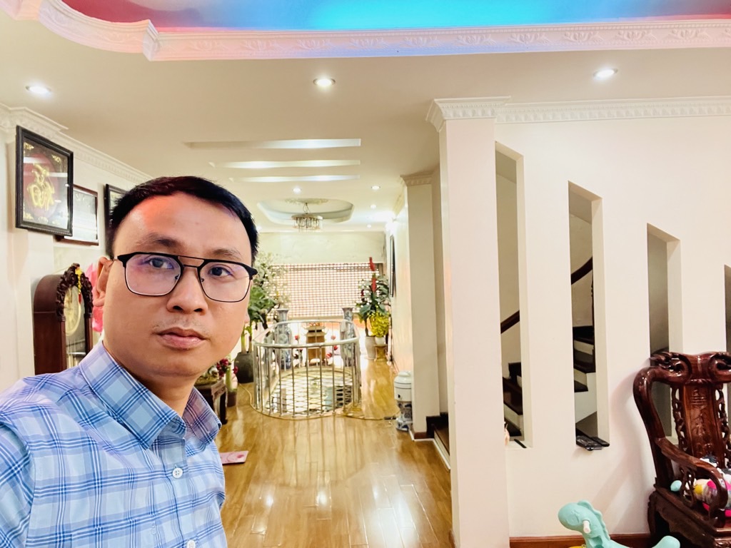 Bán nhà Trương Định - diện tích 51m2 5 tầng - lô góc, gần chợ - giá 14,75 tỷ
