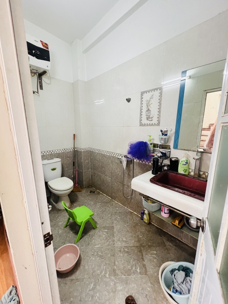 Bán nhà Trương Định - diện tích 51m2 5 tầng - lô góc, gần chợ - giá 14,75 tỷ