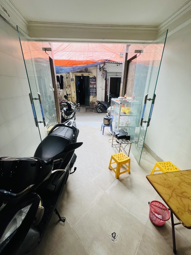 Bán nhà Trương Định - diện tích 51m2 5 tầng - lô góc, gần chợ - giá 14,75 tỷ