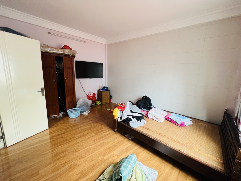 Bán nhà Trương Định - diện tích 51m2 5 tầng - lô góc, gần chợ - giá 14,75 tỷ
