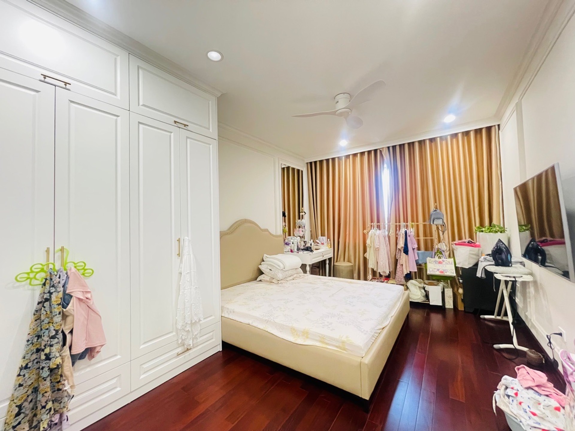 Bán nhà Tân Mai - diện tích 121m2 12 tầng - chung cư đẹp - giá 12,1 tỷ