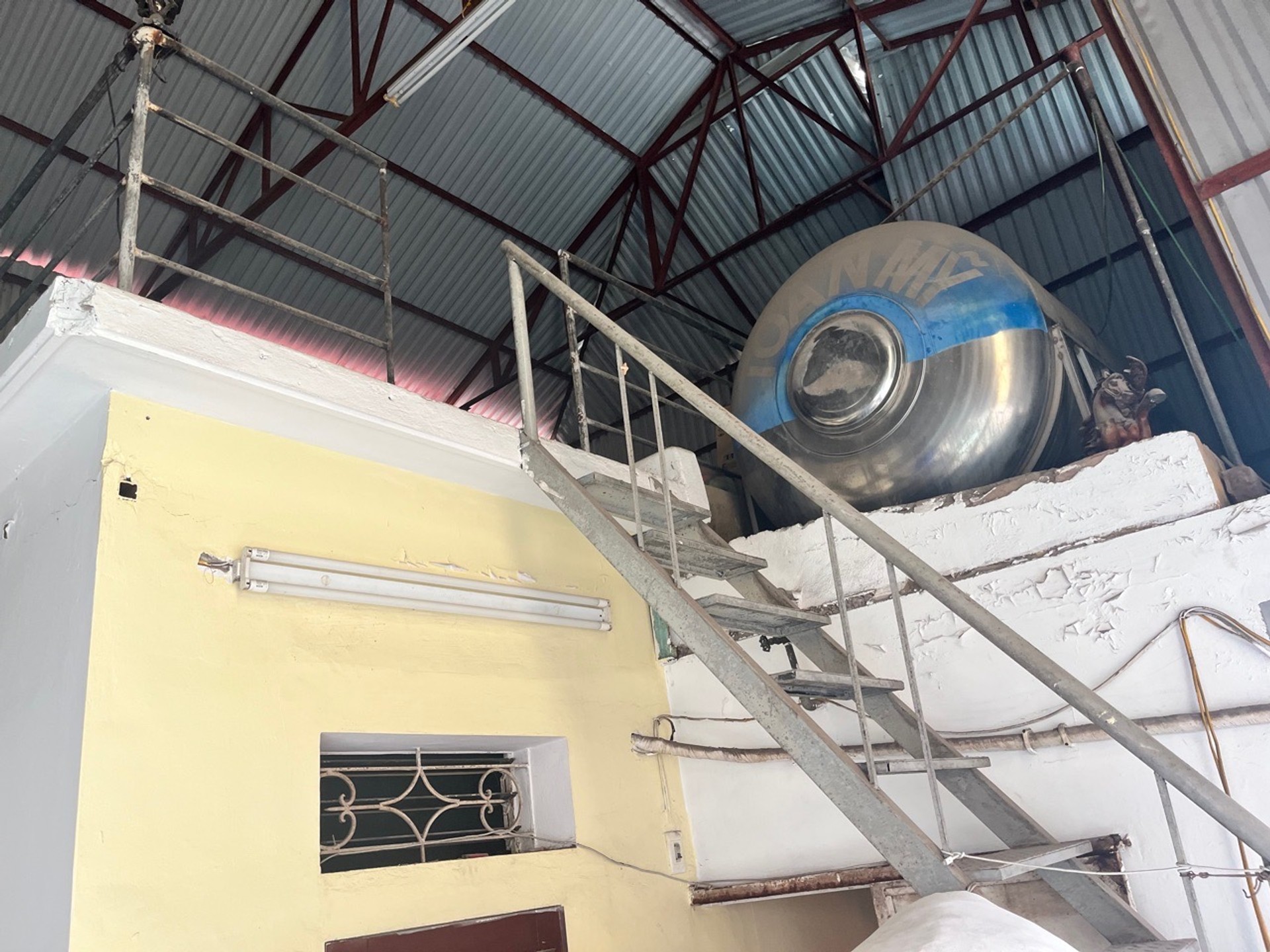 Bán nhà Hồng Mai - diện tích 51m2 3 tầng - Nhà cũ xác định bán đất - giá 9,9 tỷ