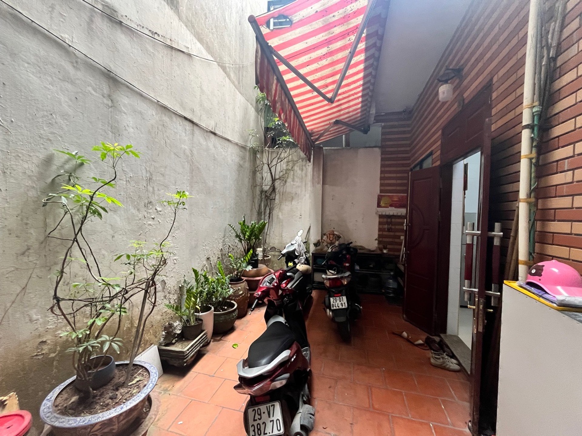 Bán nhà Hồng Mai - diện tích 51m2 3 tầng - Nhà cũ xác định bán đất - giá 9,9 tỷ