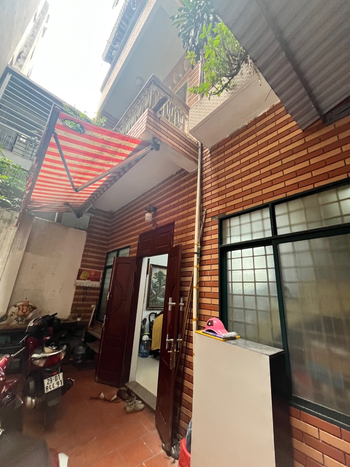 Bán nhà Hồng Mai - diện tích 51m2 3 tầng - Nhà cũ xác định bán đất - giá 9,9 tỷ