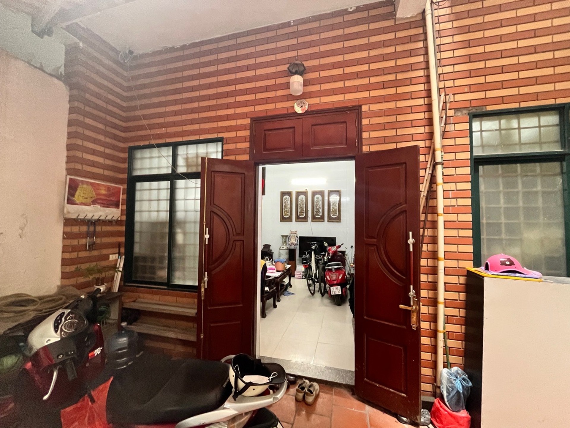 Bán nhà Hồng Mai - diện tích 51m2 3 tầng - Nhà cũ xác định bán đất - giá 9,9 tỷ