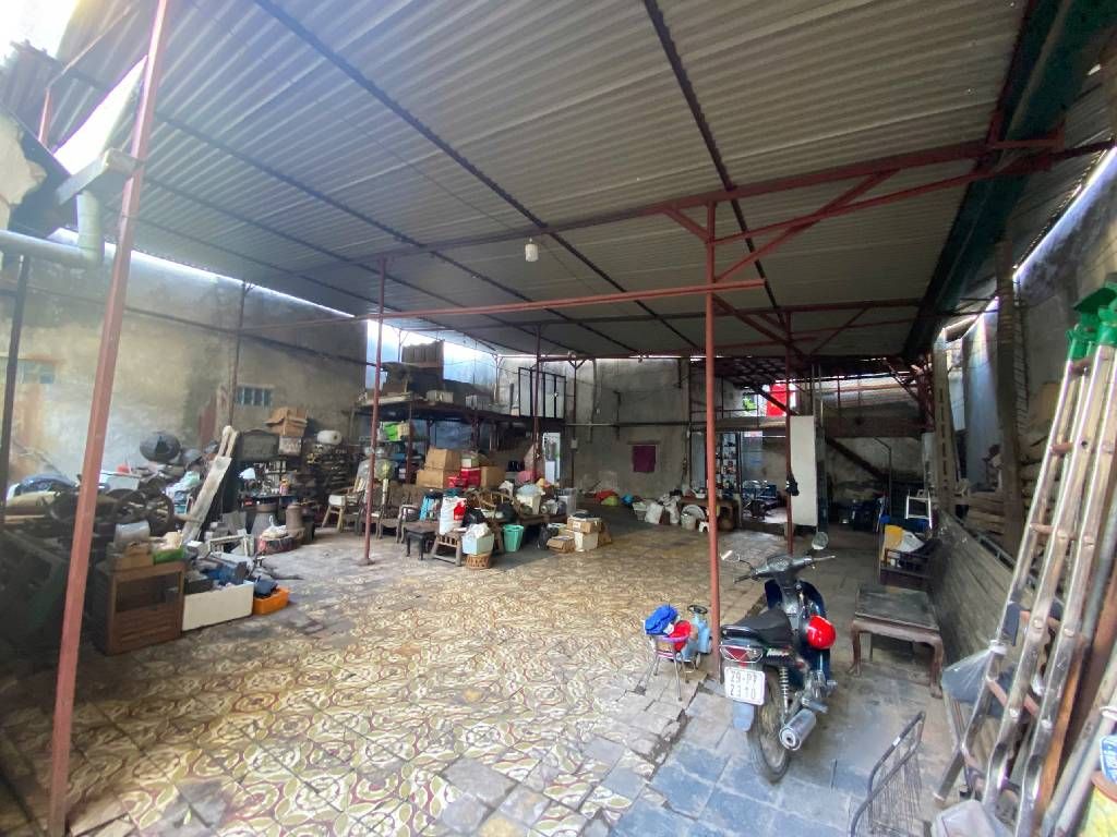 Bán nhà Bùi Xương Trạch - diện tích 369m2 1 tầng - Đất dân FO - giá 73 tỷ