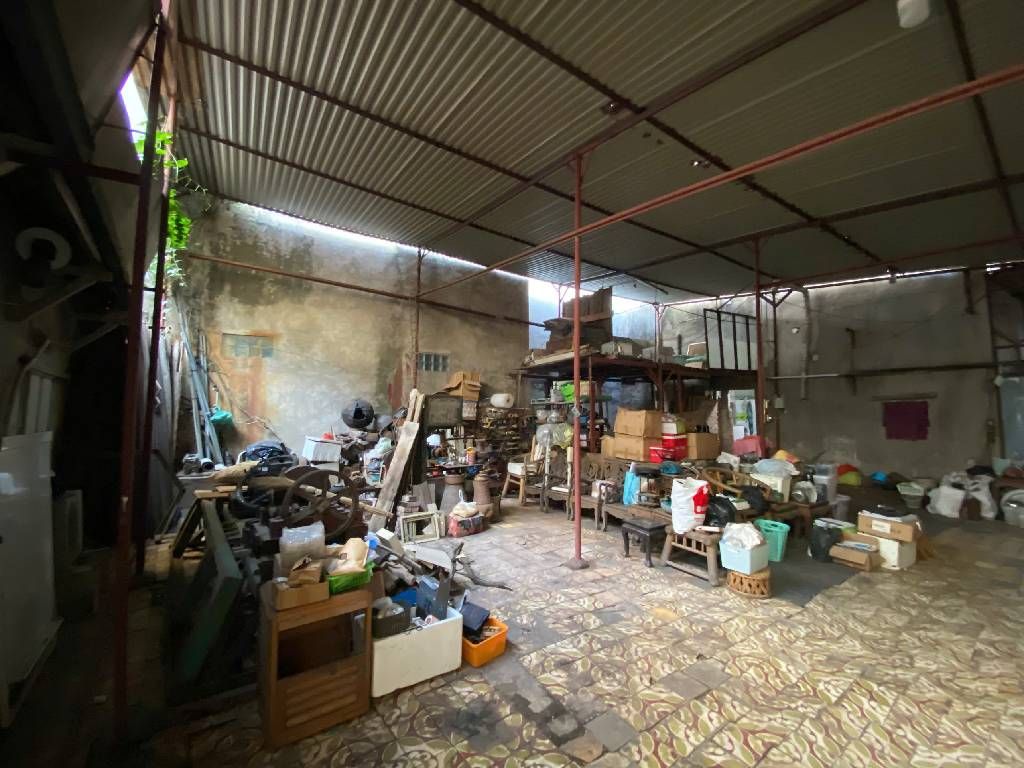 Bán nhà Bùi Xương Trạch - diện tích 369m2 1 tầng - Đất dân FO - giá 73 tỷ