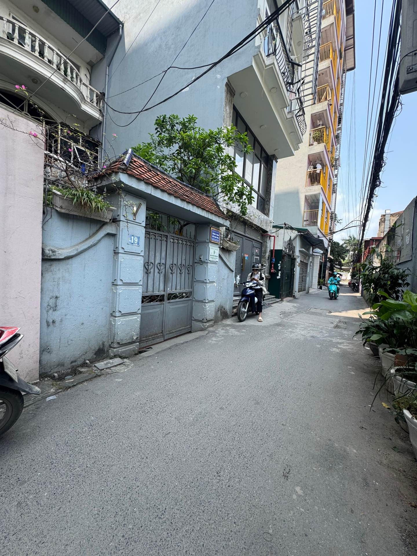 Bán nhà Trung Văn - diện tích 102m2 3 tầng - Ô tô vào nhà - giá 25 tỷ