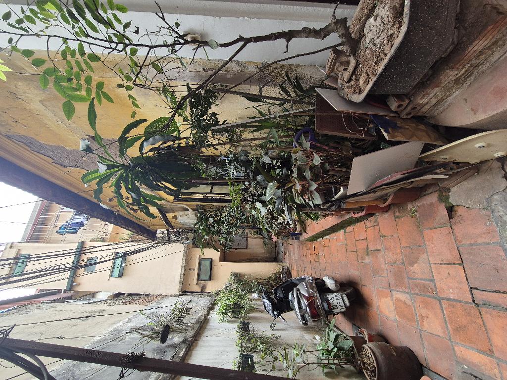 Bán nhà Tống Duy Tân - diện tích 106m2 1 tầng - Nhà nằm trong ngõ cách mặt phố 10m - giá 25 tỷ