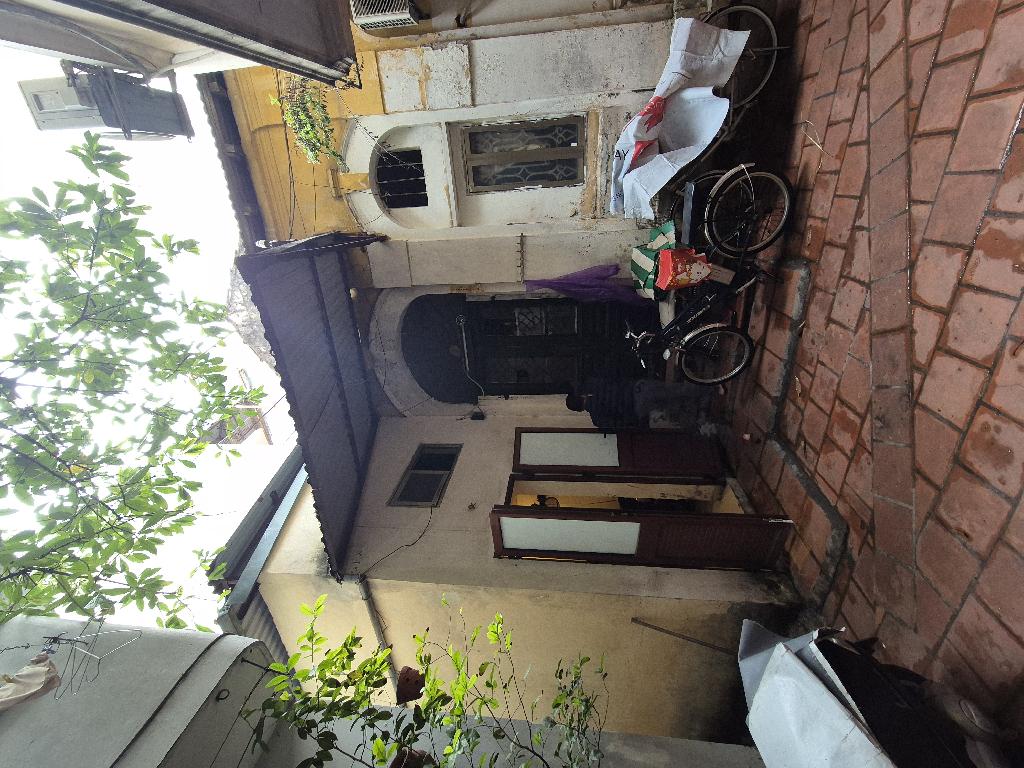 Bán nhà Tống Duy Tân - diện tích 106m2 1 tầng - Nhà nằm trong ngõ cách mặt phố 10m - giá 25 tỷ