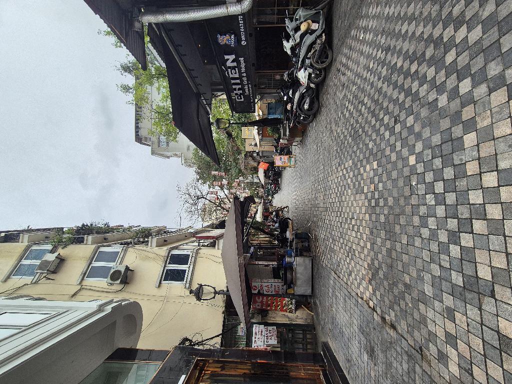 Bán nhà Tống Duy Tân - diện tích 106m2 1 tầng - Nhà nằm trong ngõ cách mặt phố 10m - giá 25 tỷ