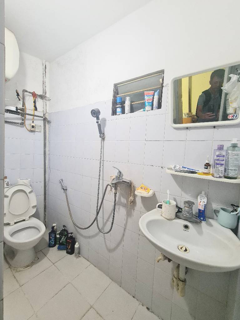 Bán nhà Đê Tô Hoàng - diện tích 38m2 3 tầng - Lô góc, ô tô tránh - giá 13,8 tỷ