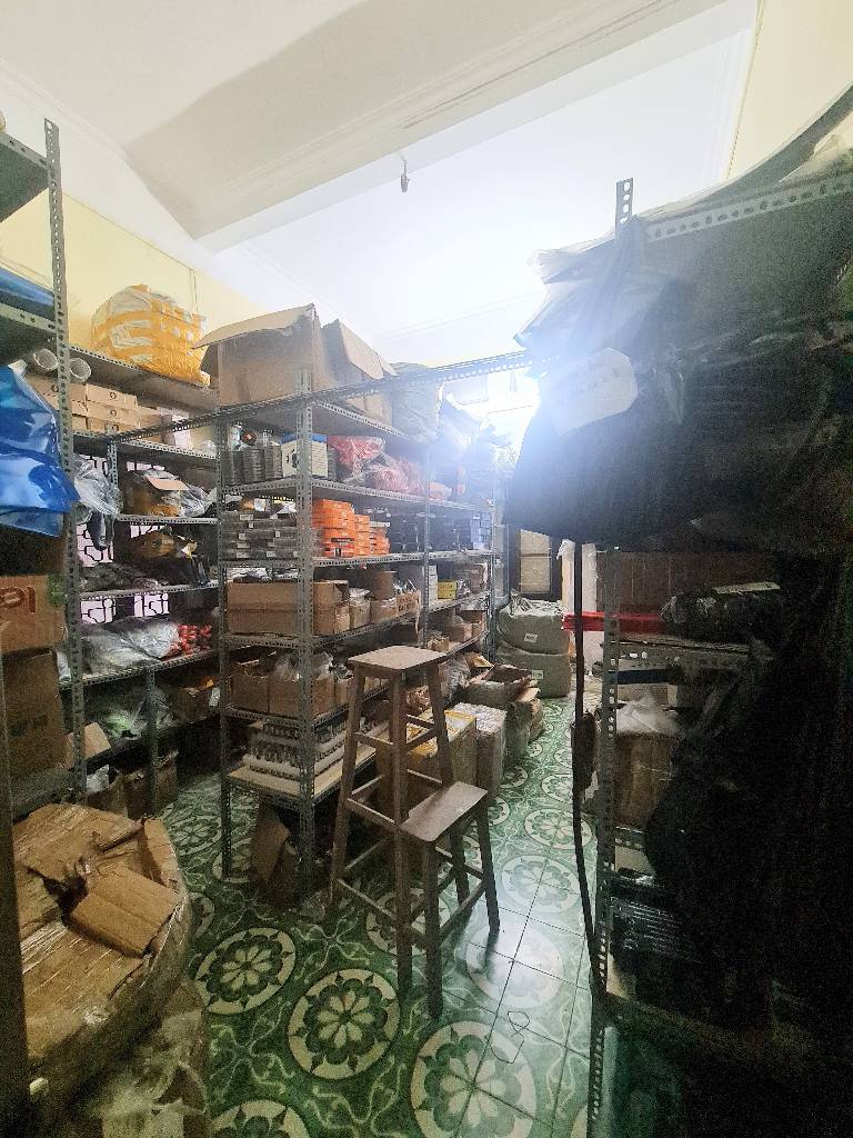 Bán nhà Đê Tô Hoàng - diện tích 38m2 3 tầng - Lô góc, ô tô tránh - giá 13,8 tỷ