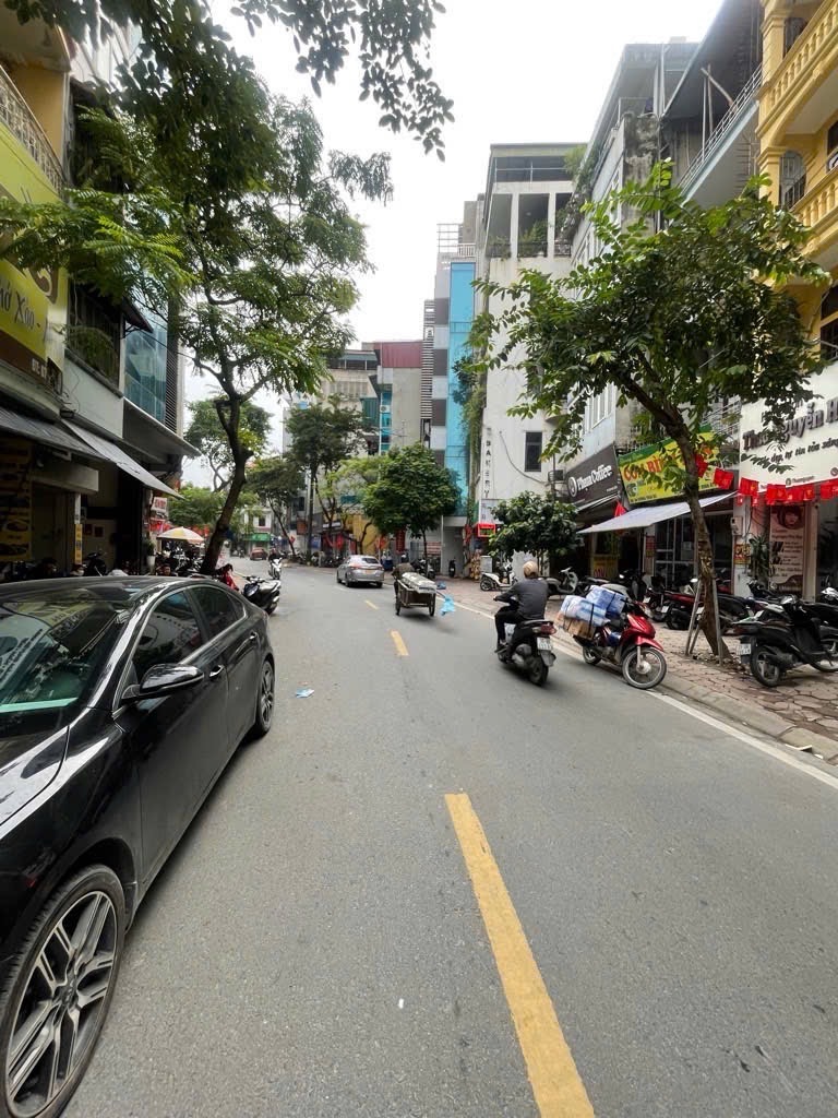 Bán nhà Vương Thừa Vũ - diện tích 190m2 8 tầng - Mặt tiền quyền lực - giá 147 tỷ