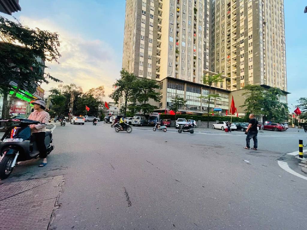 Bán nhà Vĩnh Tuy - diện tích 70m2 6 tầng - Ngõ thông - giá 15,5 tỷ