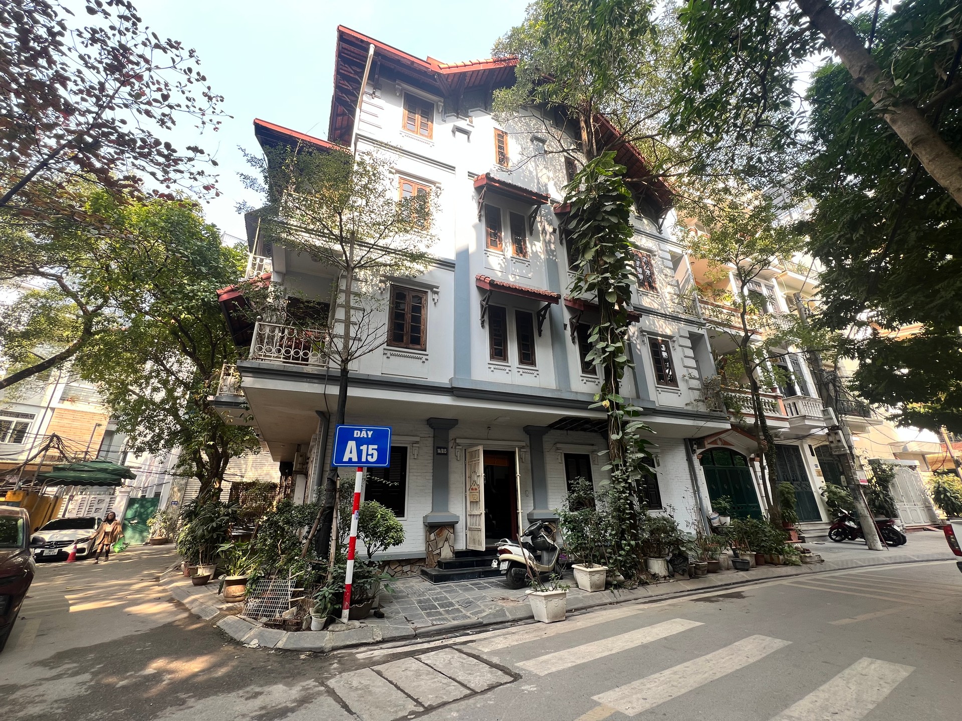 Bán nhà Đầm Trấu - diện tích 50m2 4 tầng - Lô góc 2 mặt thoáng - giá 30 tỷ