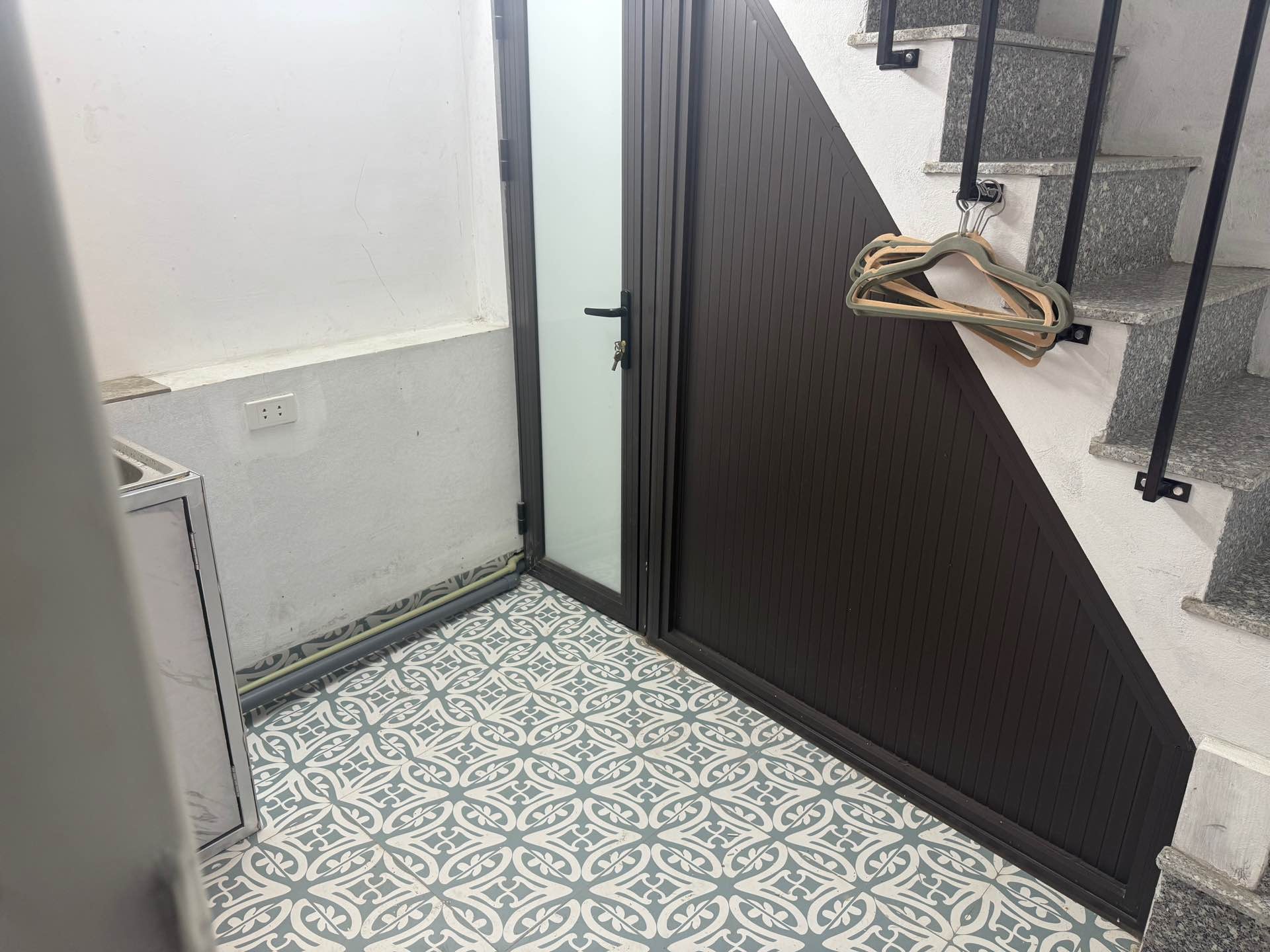 Bán nhà Trần Khát Chân - diện tích 8m2 3 tầng - lô góc - giá 1,65 tỷ