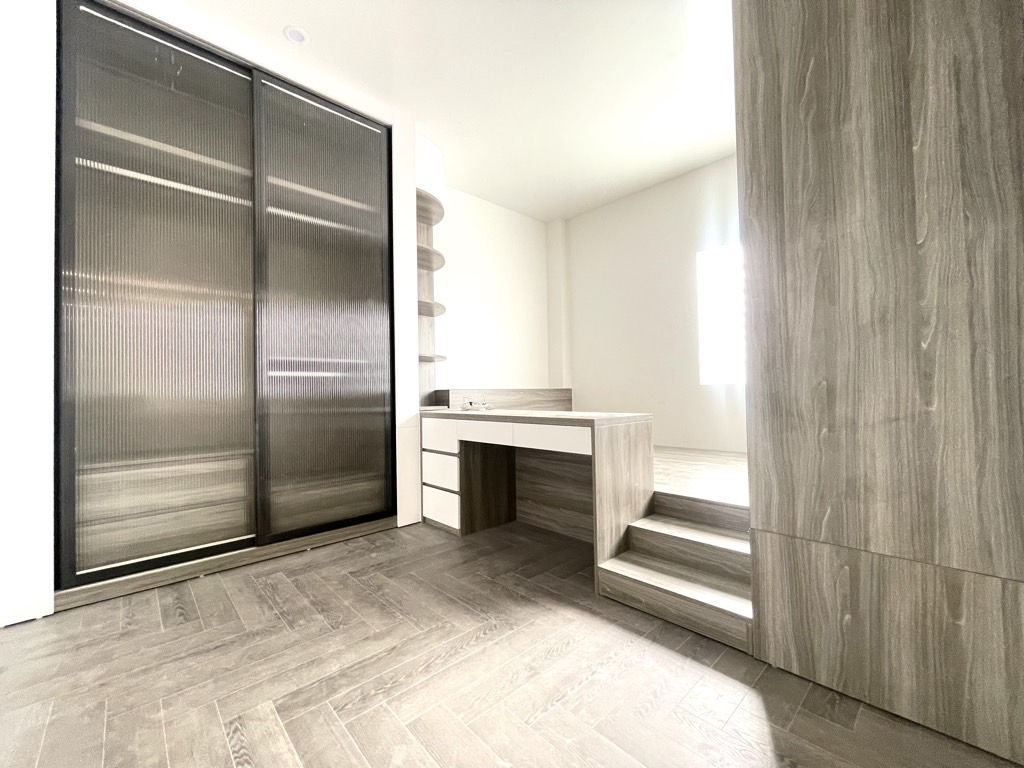 Bán nhà Ngõ Quỳnh - diện tích 91m2 7 tầng - Lô góc 2 mặt thoáng - giá 27,5 tỷ