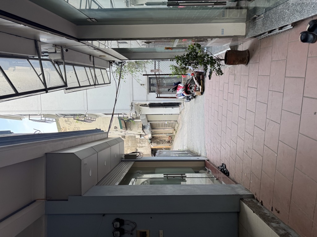 Bán nhà Ngõ Chùa Hưng Ký - diện tích 36m2 5 tầng - ô tô đỗ cửa - giá 8,5 tỷ