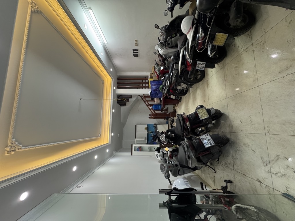 Bán nhà Ngõ Chùa Hưng Ký - diện tích 36m2 5 tầng - ô tô đỗ cửa - giá 8,5 tỷ