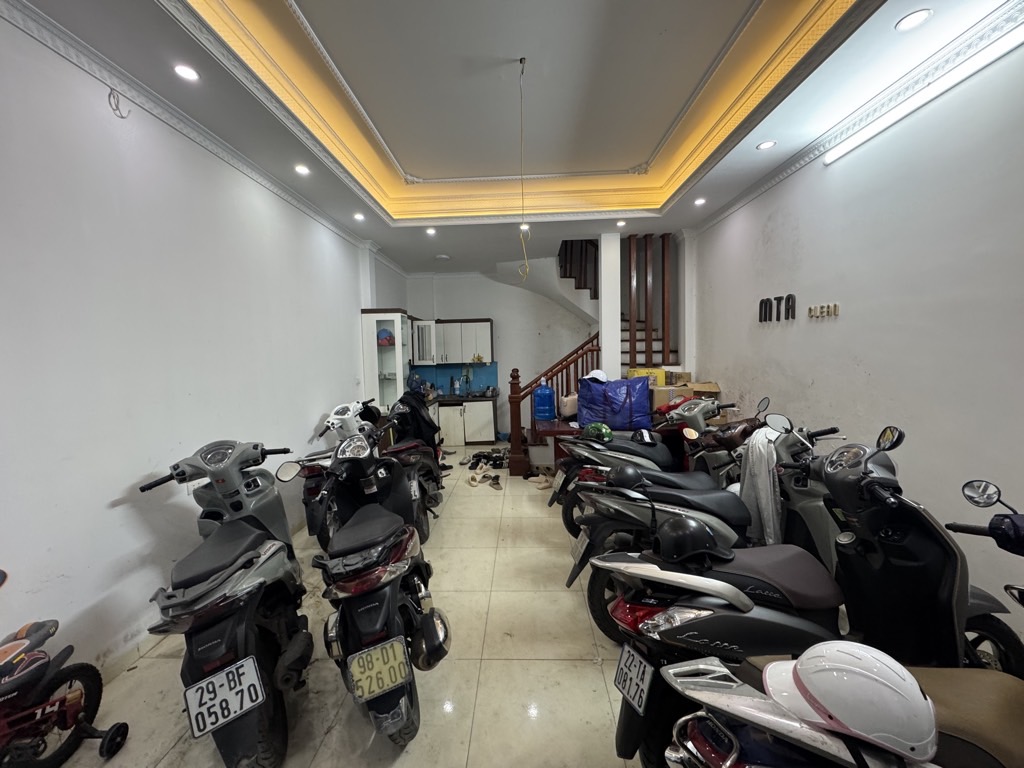 Bán nhà Ngõ Chùa Hưng Ký - diện tích 36m2 5 tầng - ô tô đỗ cửa - giá 8,5 tỷ
